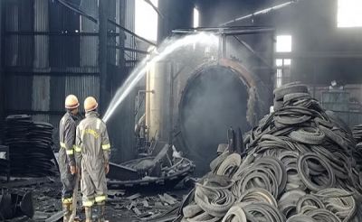 बड़ा हादसा: फैक्ट्री का बॉयलर फटने से दो लोगों की मौत, तीन घायल बड़ा हादसा: फैक्ट्री का बॉयलर फटने से दो लोगों की मौत, तीन घायल