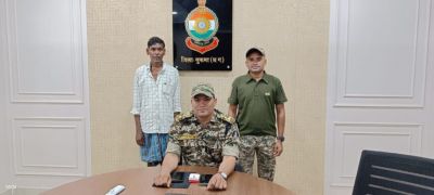 पुलिस को मिली बड़ी सफलता,1 लाख 5 हज़ार ईनामी नक्सली हुआ गिरफ़्तार पुलिस को मिली बड़ी सफलता,1 लाख 5 हज़ार ईनामी नक्सली हुआ गिरफ़्तार