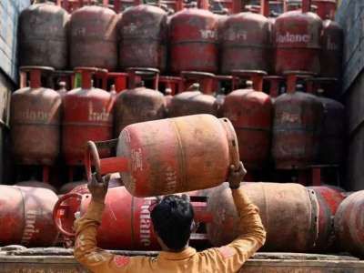 राज्य सरकार का बड़ा ऐलान, महिलाओं को मिलेगा फ्री LPG सिलेंडर राज्य सरकार का बड़ा ऐलान, महिलाओं को मिलेगा फ्री LPG सिलेंडर