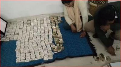 बड़ी खबर : लोकायुक्त ने करीब 17 घंटे तक की कार्रवाई...RTO के पूर्व आरक्षक के घर मिली 2 क्विंटल चांदी बड़ी खबर : लोकायुक्त ने करीब 17 घंटे तक की कार्रवाई...RTO के पूर्व आरक्षक के घर मिली 2 क्विंटल चांदी