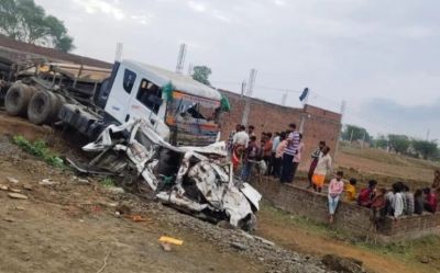BIG ACCIDENT : टैंकर और कार की जोरदार भिड़ंत, एक ही परिवार के 9 लोगों की मौत