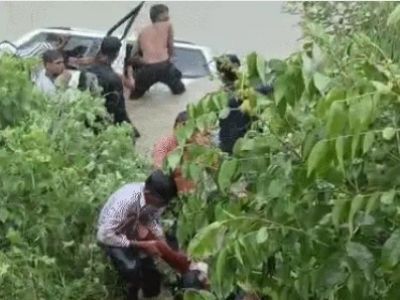 BREKING : मंदिर जा रहे श्रद्धालुओं से भरी बुलेरो नहर में गिरी,11 लोगों की मौत,एक बच्ची लापता.. BREKING : मंदिर जा रहे श्रद्धालुओं से भरी बुलेरो नहर में गिरी,11 लोगों की मौत,एक बच्ची लापता..