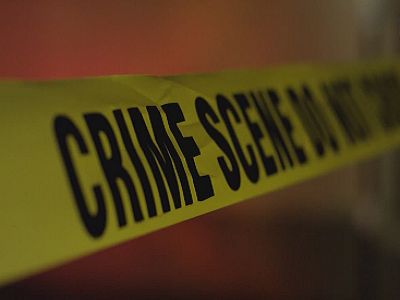 कार में संदिग्ध हालत में मिली सगे भाई-बहन की लाश, इलाके में मचा हड़कंप कार में संदिग्ध हालत में मिली सगे भाई-बहन की लाश, इलाके में मचा हड़कंप