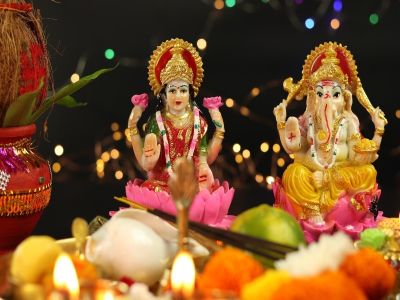 Diwali 2025 : देशभर में दीपोत्सव की रौनक, जानें कब करें मां लक्ष्मी और गणेश जी का पूजन