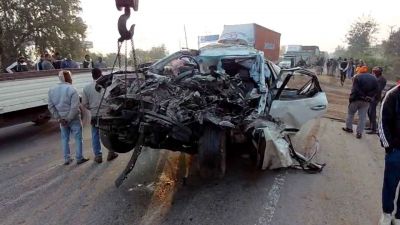 दर्दनाक हादसा: ट्रैक्टर-ट्रॉली में घुसी फॉर्च्यूनर, 5 युवकों की मौत, शवों को निकालने के लिए कटर से काटी गई कार!