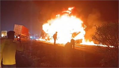 खूनी नेशनल हाईवे: ट्रक से टक्कर के बाद बस बनी आग का गोला, जिंदा जले 9 यात्री, मची चीख-पुकार