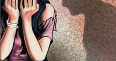 डॉक्टर बना हैवान.. इलाज करवाने आई छात्रा को देख बिगड़ी नीयत, नशीला इंजेक्शन देकर किया दुष्कर्म डॉक्टर बना हैवान.. इलाज करवाने आई छात्रा को देख बिगड़ी नीयत, नशीला इंजेक्शन देकर किया दुष्कर्म