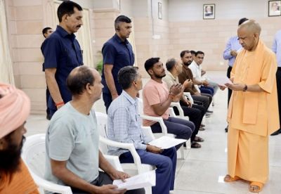 मेहनत से खेलिए, पदक जीतिए और सरकारी नौकरी में प्राथमिकता लीजिए : मुख्यमंत्री योगी मेहनत से खेलिए, पदक जीतिए और सरकारी नौकरी में प्राथमिकता लीजिए : मुख्यमंत्री योगी