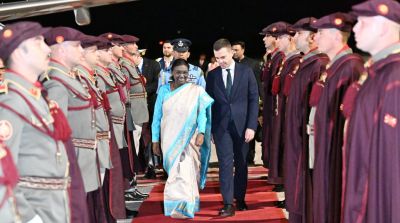 तीन देशों की यात्रा के दूसरे चरण में पहुंचीं उत्तरी मैसेडोनिया राष्ट्रपति मुर्मु, सहयोग के नए रास्ते पर होगी चर्चा तीन देशों की यात्रा के दूसरे चरण में पहुंचीं उत्तरी मैसेडोनिया राष्ट्रपति मुर्मु, सहयोग के नए रास्ते पर होगी चर्चा