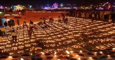 त्रेता युग जैसा नजारा पेश करने को तैयार अयोध्या, दीपोत्सव पर रोशनी और फूलों से सजेगी रामनगरी त्रेता युग जैसा नजारा पेश करने को तैयार अयोध्या, दीपोत्सव पर रोशनी और फूलों से सजेगी रामनगरी