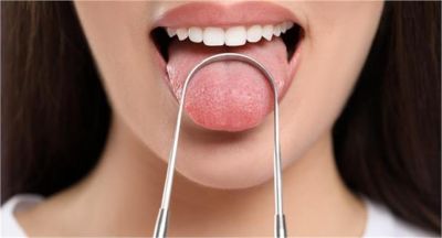 सावधान! जीभ साफ करने की ये आदत आपको दे सकती है खतरनाक इंफेक्शन, न करें इसे नज़रअंदाज़